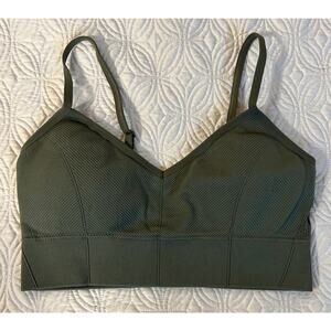 Aerie Offline sports bra
Sage green
Size Lg